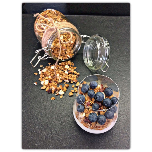 Granola z miodem wrzosowym i borówką amerykańską - Bryła Miodu